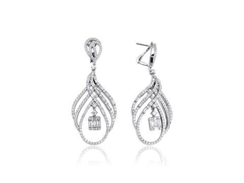 4.02 Karat Baget Pırlanta Küpe